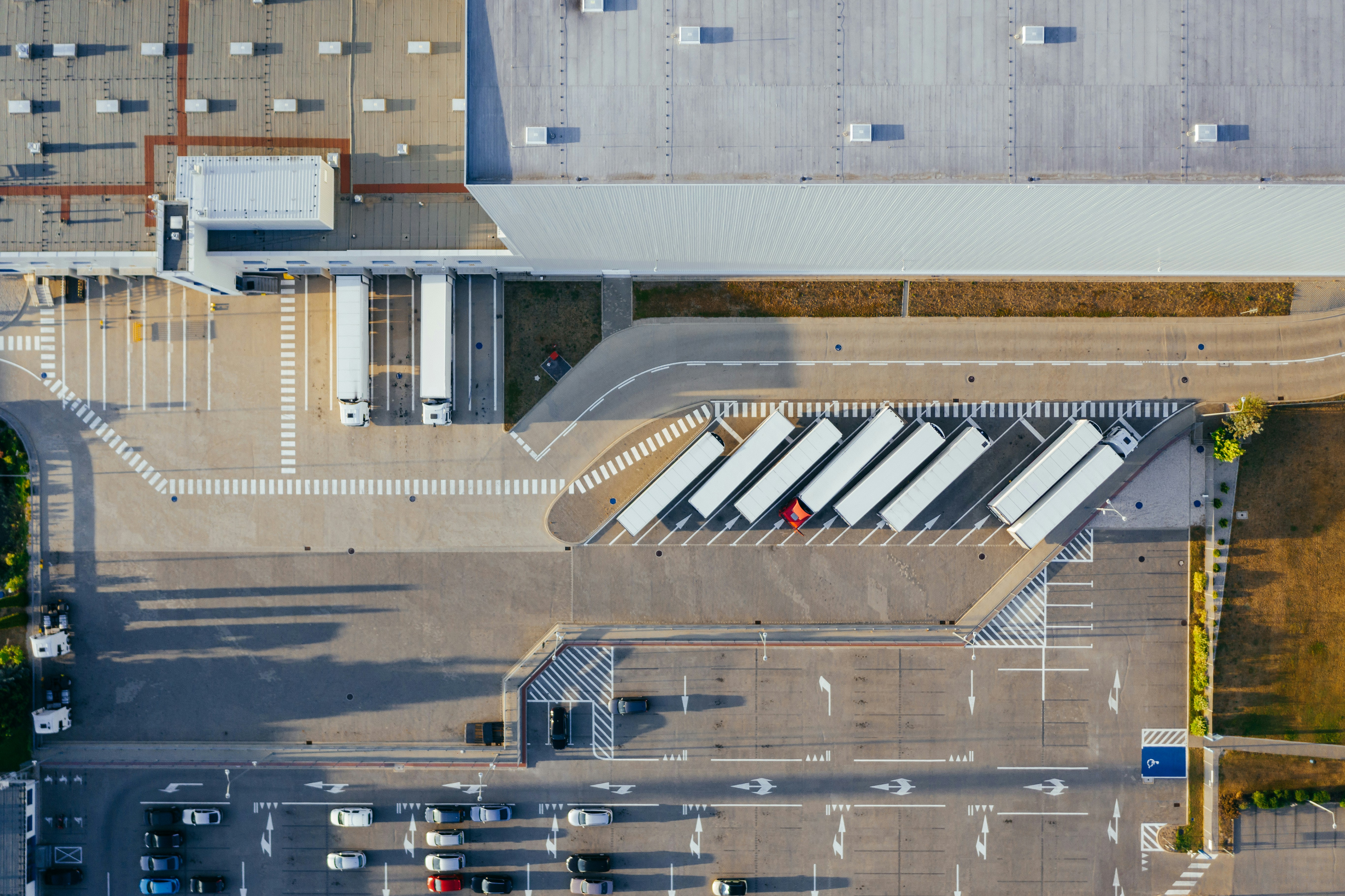 Entrepôt et transport couverts par TRUST ASSURANCE